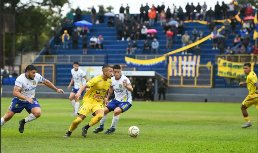 Torneo Federal A de Fútbol: En el Barrio  Rocamora de la ciudad de Posadas, Bartolomé Mitre y Crucero igualaron 0 a 0