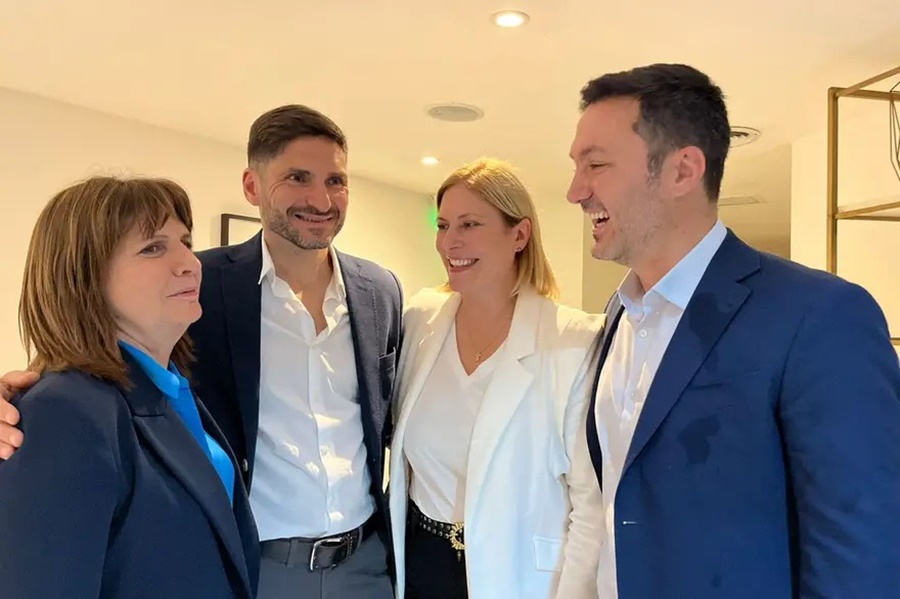 Maximiliano Pullaro arrasa en Santa Fe, el candidato radical supera por casi 30 puntos a Lewandowski y será el sucesor del peronista Omar Perotti, Juntos por el Cambio toma impulso para buscar la remontada en Octubre