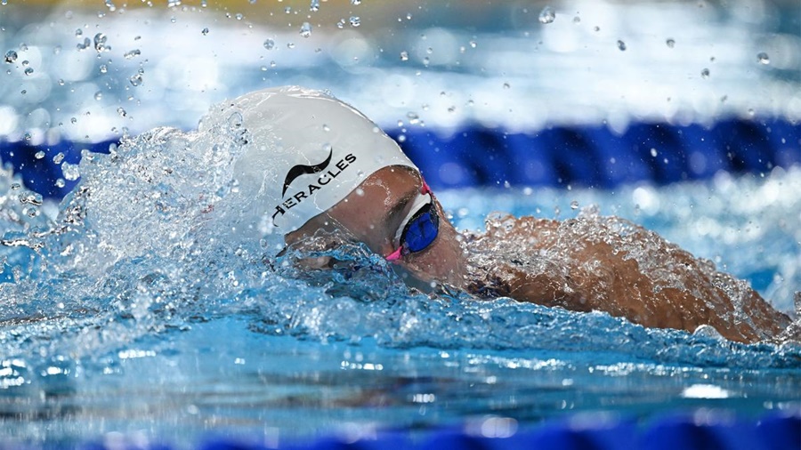 Mundial de Natación: La argentina Agostina Hein, que la rompió en Doha, tiene 15 años