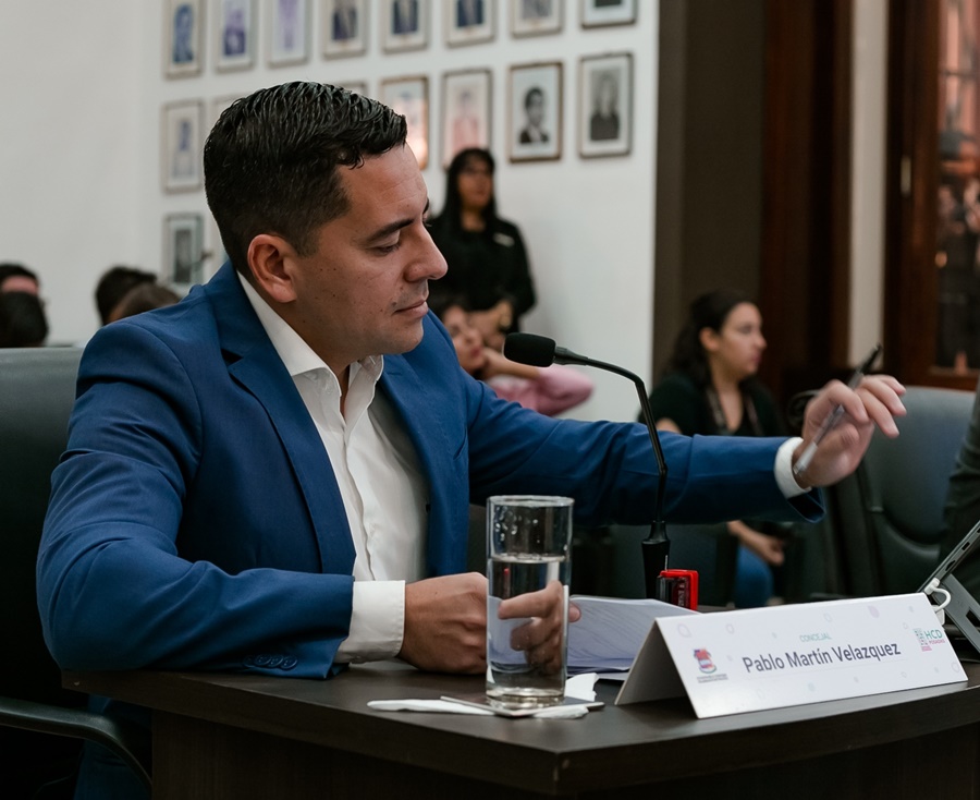 El Concejal posadeño Pablo Velázquez solicitó informes de la ordenanza que regula plataformas digitales de transporte privado