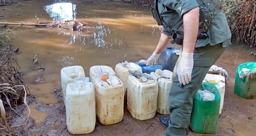 Gendarmes frustraron el contrabando de 260 litros de combustible, el hidrocarburo tenía como destino al vecino país de Paraguay