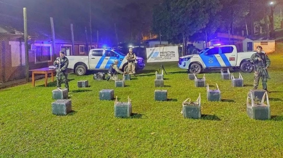 Misiones: Prefectura Naval Argentina secuestró un cargamento de marihuana, hay dos detenidos