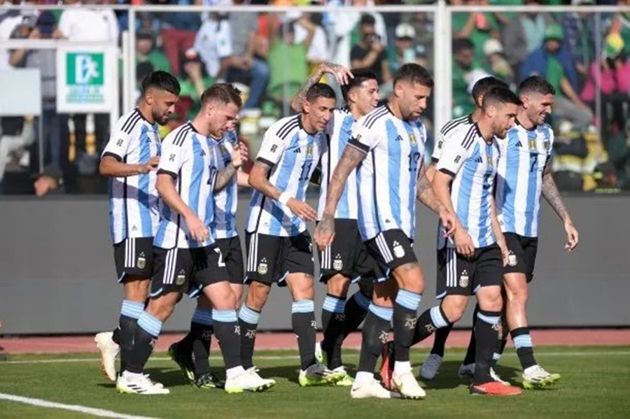 Eliminatorias Sudamericanas para el Mundial 2026: Sin Messi, Argentina goleó 3 a 0 a Bolivia en La Paz