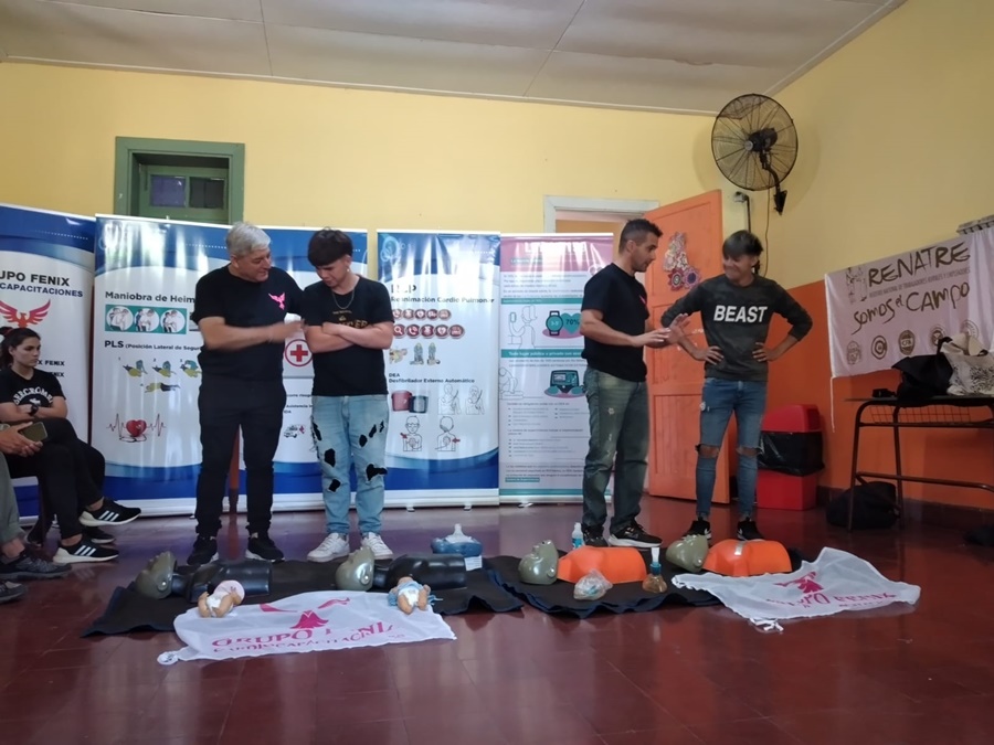 Se capacitó a estudiantes de escuela agraria sobre primeros auxilios, técnicas de RCP y manejo del desfibrilador en la Provincia Buenos Aires
