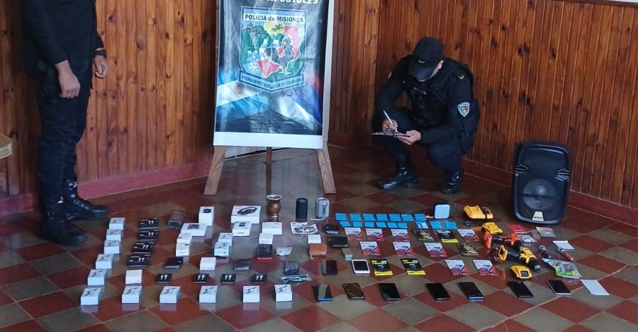 Vendían lo robado en redes sociales, así cayeron dos individuos en en los Municipios misioneros de; Azara y Apóstoles