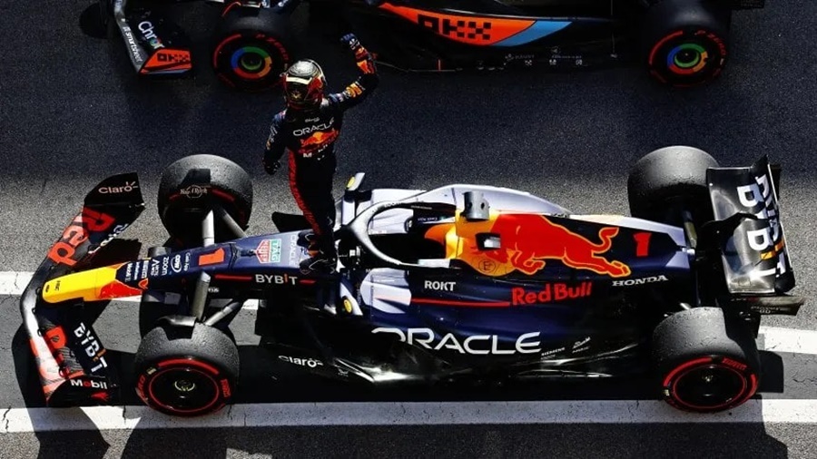 Fórmula 1: Max Verstappen ganó el GP de Brasil, Lando Norris fue segundo, Fernando Alonso y Sergio Pérez se disputaron el podio hasta el final, pero en un cierre increíble el español se impuso por 0.056 segundos y obtuvo el tercer lugar