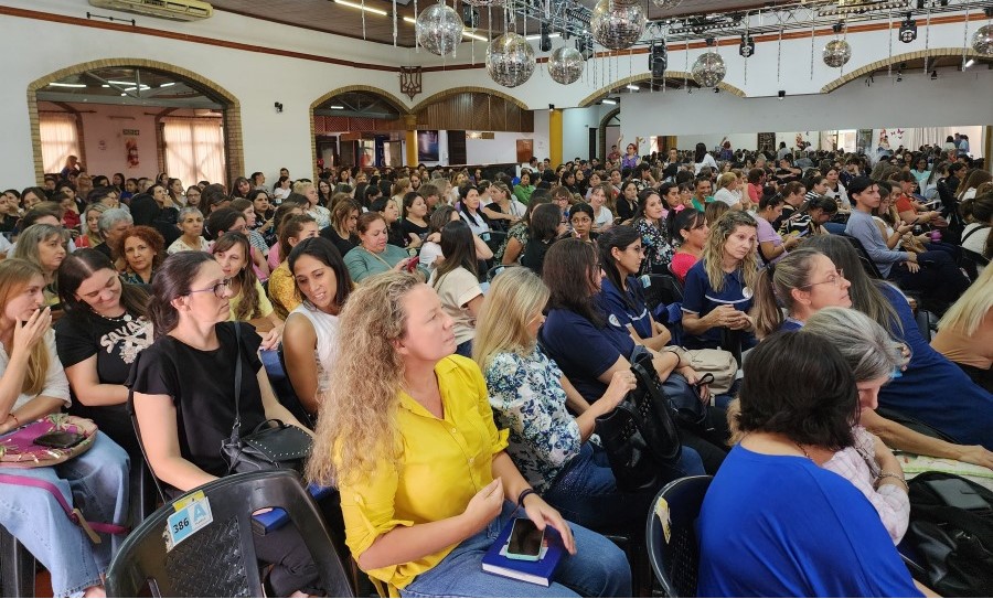 Misiones: Hubo una capacitación sobre "herramientas para un mejor abordaje frente a casos de abuso sexual infantil", organizada por el Gobierno Provincial y acompañado por el Municipio de Apóstoles