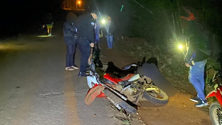 Despiste de motociclista en la localidad de Dos Arroyos dejó un joven de 25 años lesionado