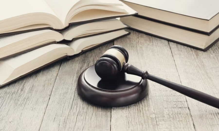 El Tribunal Superior del Reino Unido dicta una victoria absoluta para la familia El Husseiny en el caso contra Invest Bank UAE, respaldado por Burford Capital
