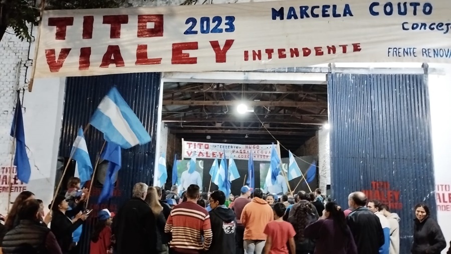 Apóstoles: Multitudinario cierre de campaña del Candidato a Intendente "Tito" Vialey