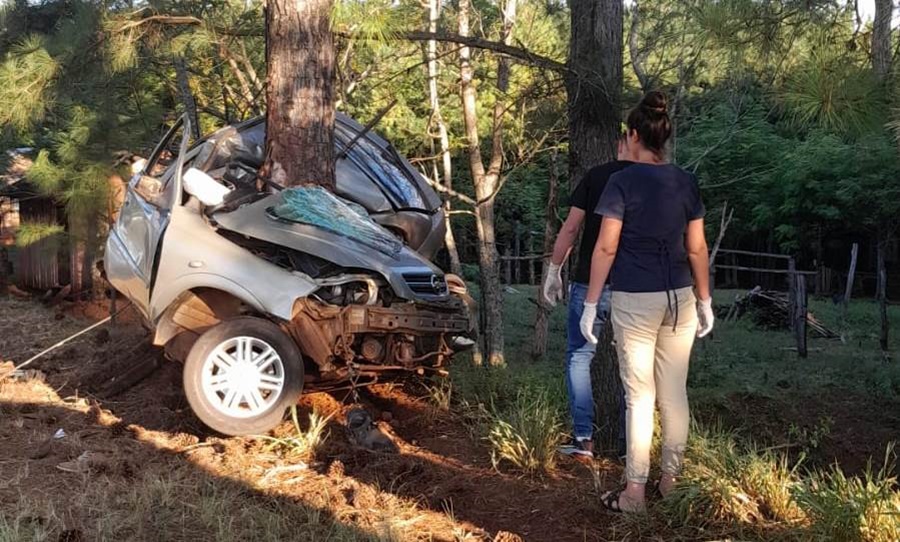 Un hombre de 55 años falleció al despistar y colisionar su automóvil contra un árbol en la Ruta Provincial N° 8 del Municipio misionero de Alba Posse