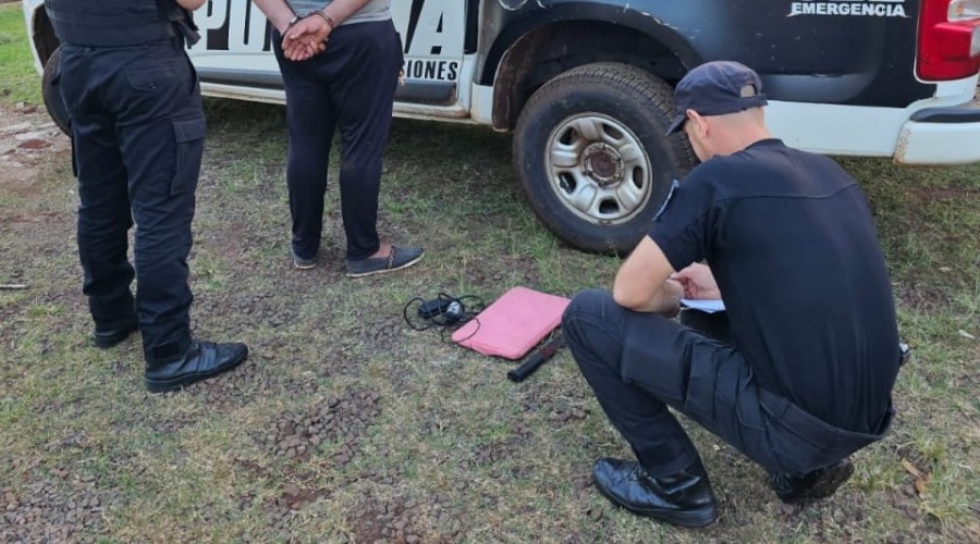 Oberá: Allanaron una vivienda y recuperaron elementos robados, una notebook y un machete