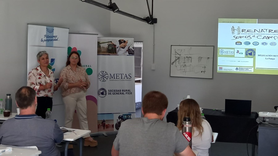 El RENATRE, el INTA y la Municipalidad de General Pico capacitan a jóvenes desempleados sobre alambrado rural