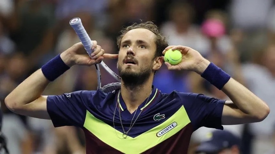 Tenis: Daniil Medvedev derrotó a Carlos Alcaraz y se metió a la final del US Open y jugará la final ante Novak Djokovic