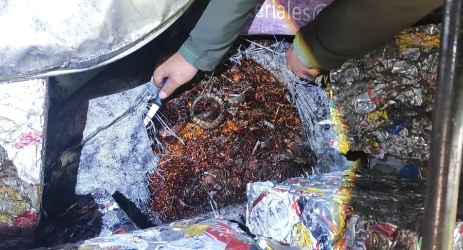 Camión con 14 toneladas de cobre fue interceptado sobre la Ruta Nacional N° 14: El cargamento, cuya documentación presentaba irregularidades, fue secuestrado por Gendarmería Nacional