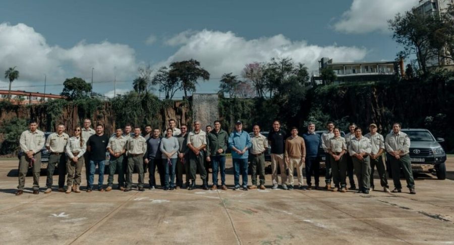 El Gobierno Provincial refuerza la protección de la selva misionera con entrega nuevas camionetas al Ministerio de Ecología y RNR, al IMiBio y al Parque Ecológico El Puma