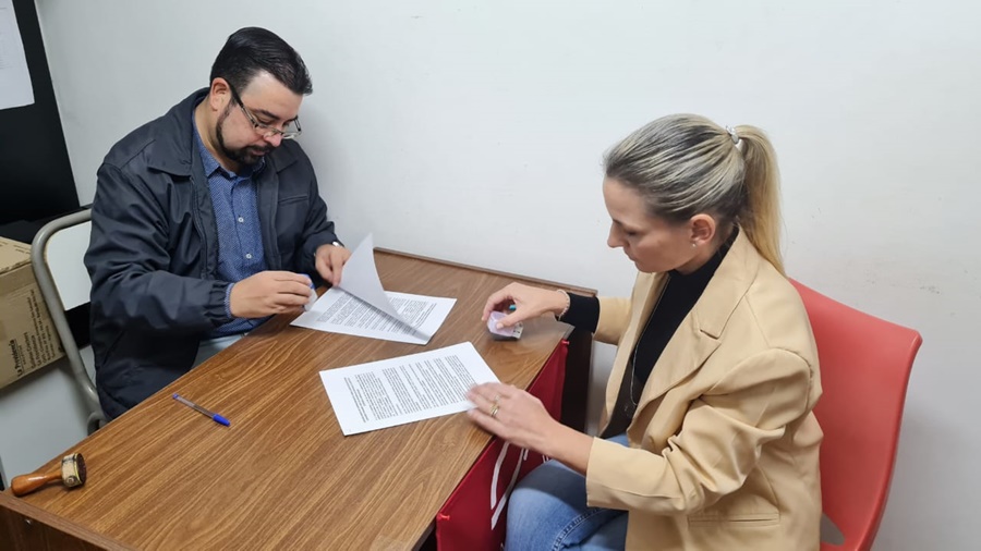 Firma de un convenio de colaboración educativa y capacitación entre la Unidad Académica Apóstoles del IESHAS y el Instituto La Inmaculada