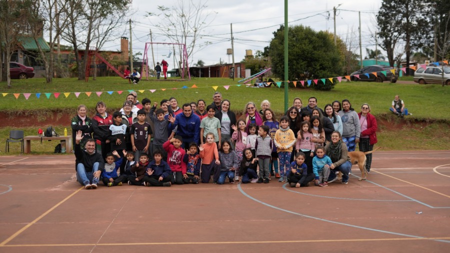 Apóstoles: Tarde lúdico recreativa en el Barrio Lomas del Mirador, el evento tiene como objetivo favorecer el desarrollo integral de las capacidades cognitivas, emocionales y sociales de los niños
