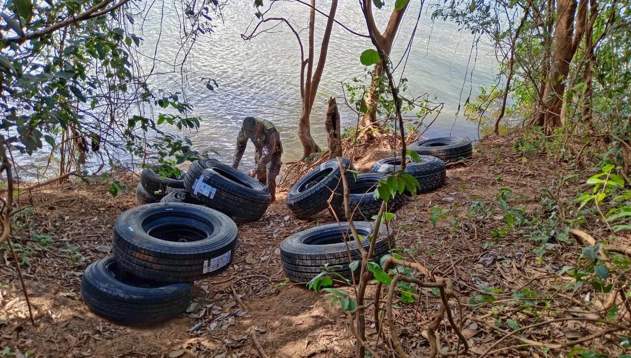 Contrabandistas acopiaban neumáticos en cercanías al límite internacional fronterizo