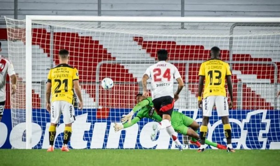 Sebastián Driussi falló un penal: River Plate no pudo con Barcelona de Ecuador y empató 0 a 0 en la Libertadores