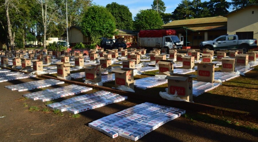 Integrantes de los Escuadrones 12 “bernardo de Irigoyen” y 13 “Iguazú” de Gendarmería Nacional, secuestraron más de 95.000 paquetes de cigarrillos de contrabando