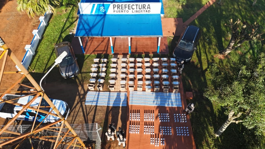 La Prefectura Naval Argentina secuestró un cargamento millonario de mercadería en Misiones