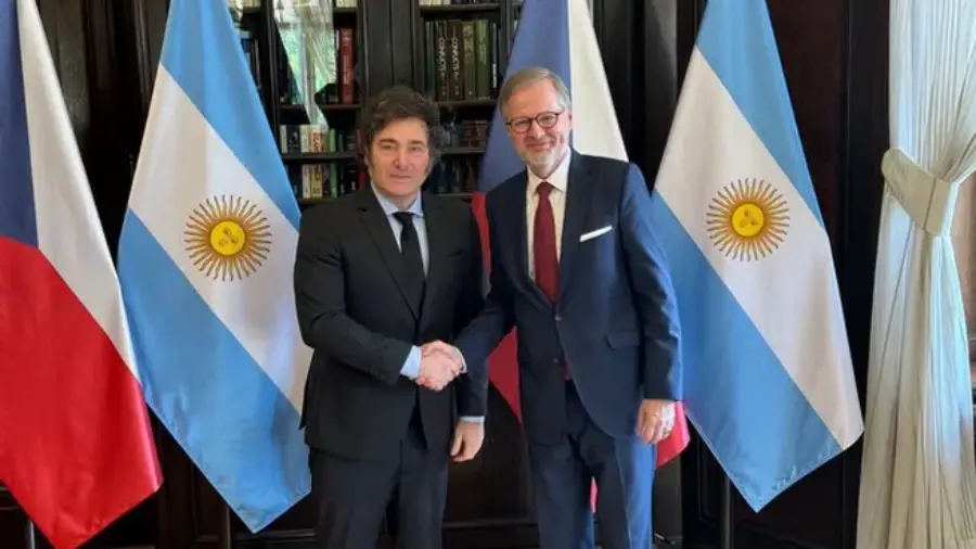 Gira internacional: El Presidente Javier Milei se reunió con el Presidente de República Checa y recibió premio del Instituto Liberal