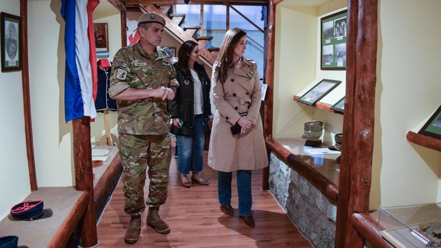 Visita a Río Negro: La Vicepresidente Victoria Villarruel se reunió con empresarios en Bariloche y visitó la Escuela Militar de Montaña