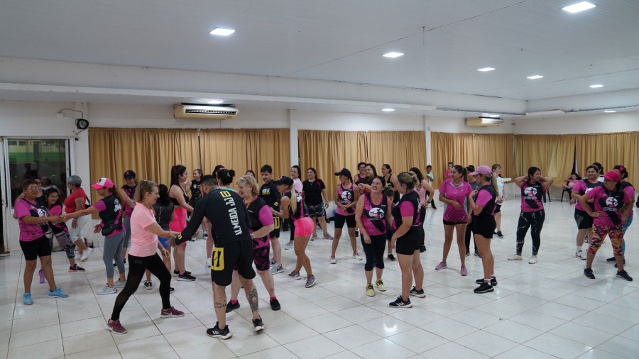 Apóstoles: Aula abierta de defensa personal, un éxito en el Mes Rosa"