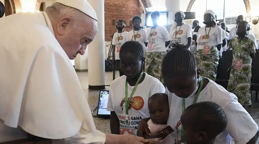 Papa Francisco en África: He venido aquí para dar voz a quien no la tiene