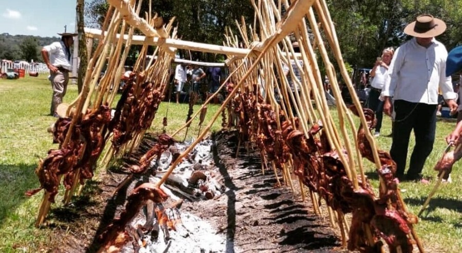 Misiones: Masiva concurrencia en la Fiesta Provincial del Cordero, en el Municipio de Fachinal, para disfrutar de una jornada repleta de actividades y lo mejor de la gastronomía regional