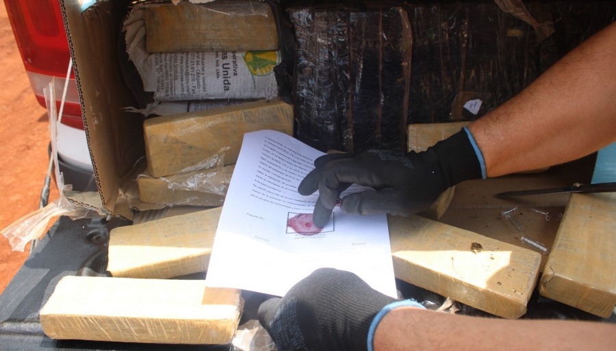 Un detenido con 47 kilos de marihuana luego de evadir control de Gendarmería nacional, también hallaron cigarrillos de origen extranjero que carecían del aval aduanero correspondiente  en otro procedimiento