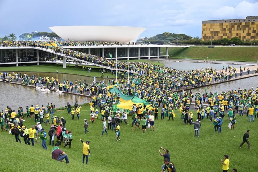 Brasil: Seguidores de Jair Bolsonaro tomaron el Congreso, entraron a la Corte y al palacio de Planalto