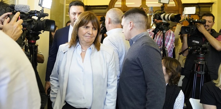 Patricia Bullrich anunció su apoyo a Javier Milei en el balotaje con Massa: "Tenemos la obligación de no ser neutrales"
