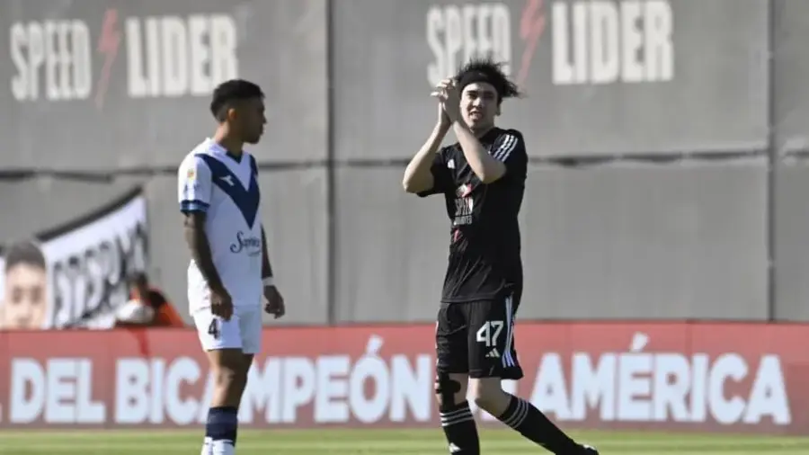 Liga Profesional de Fútbol: Quién es Spreen, el streamer de Deportivo Riestra que debutó contra Vélez Sarsfield