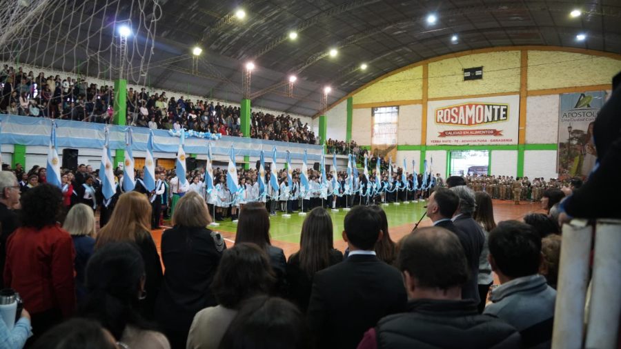 Día de la Bandera en Apóstoles: En uno de los espacios cubiertos de la Expo Yerba se realizó el acto en conmemoración al General Manuel Belgrano