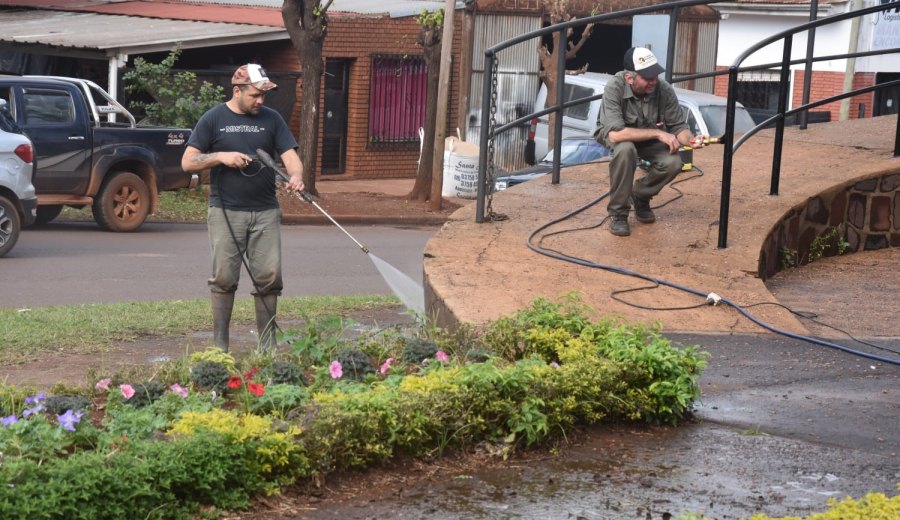 Apóstoles: Mantenimiento de espacios públicos en el Municipio
