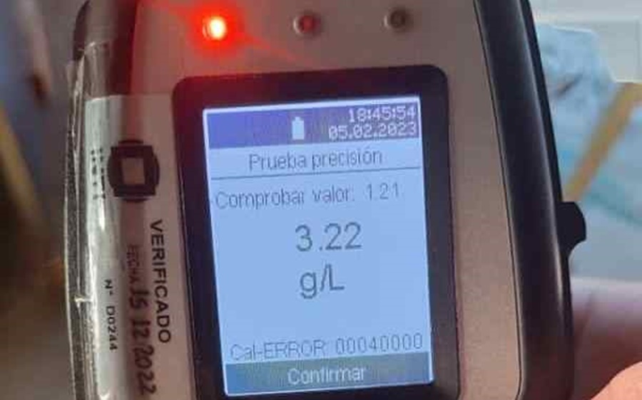 Misiones: Automovilista de 53 años con 3,22 gramos de alcohol en sangre terminó en la vereda de una casa y detenido