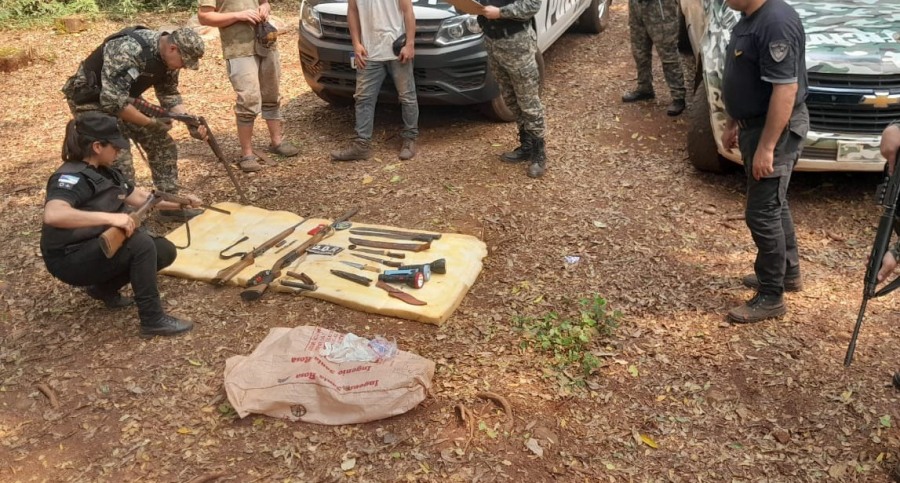 Misiones: Descubrieron un campamento furtivo en un operativo rural, secuestraron varias armas de fuego y trampas