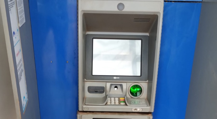 Misiones: Un individuo enfurecido rompió un cajero bancario en la localidad de Concepción de La Sierra y fue detenido