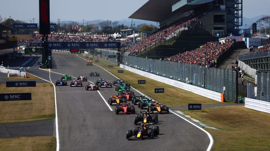 Fórmula 1, GP de Japón: Triunfo de Max Verstappen, encabezando otro “1-2” de Red Bull con su compañero Sergio Pérez y el podio lo completó Carlos Sainz con Ferrari, el otro ganador del año