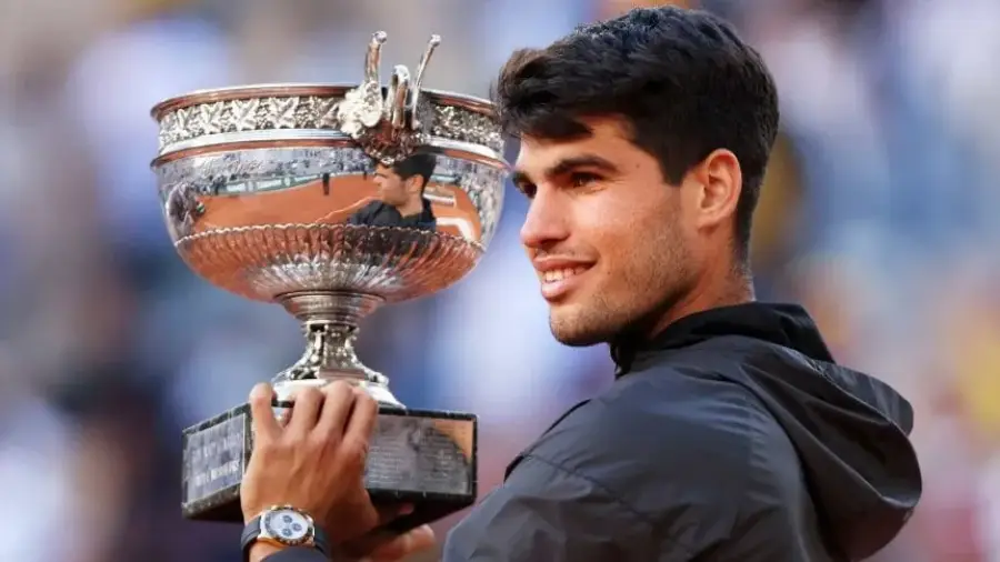Tenis: Carlos Alcaraz venció en cinco sets a Alexander Zverev y conquistó el Roland Garros 2024