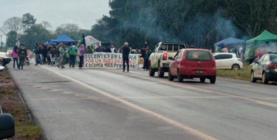 Misiones: Corte total por protesta docente sobre la Ruta Nacional Nº 14 en la localidad de San Vicente