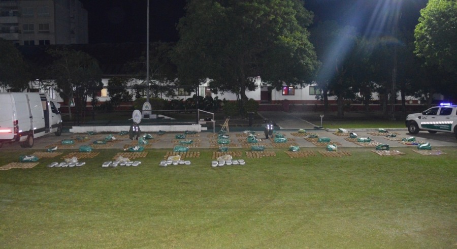 Furgón con más de una tonelada de marihuana embistió control de Gendarmería Nacional