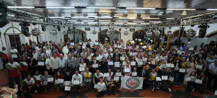 La Fiesta del Deporte Apostoleño 2024 reunió a los mejores deportistas de la ciudad