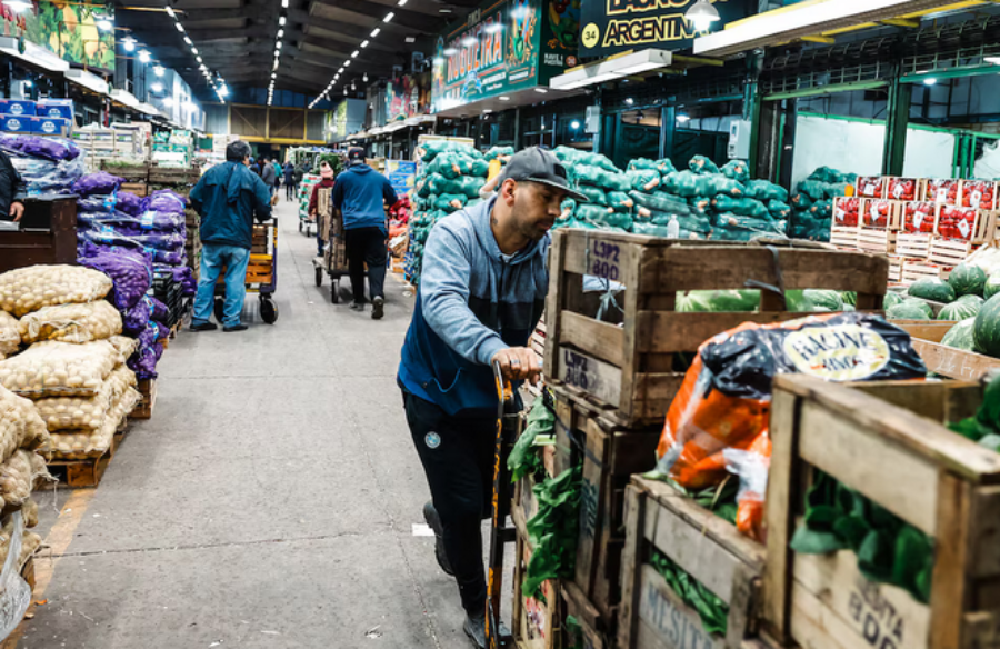 Los precios mayoristas subieron un 1,2%, el menor aumento de los últimos 53 meses
