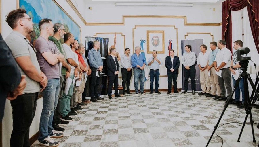 Misiones: Emprendedores madereros y cerveceros recibieron préstamos para realizar inversiones e impulsar otros proyectos