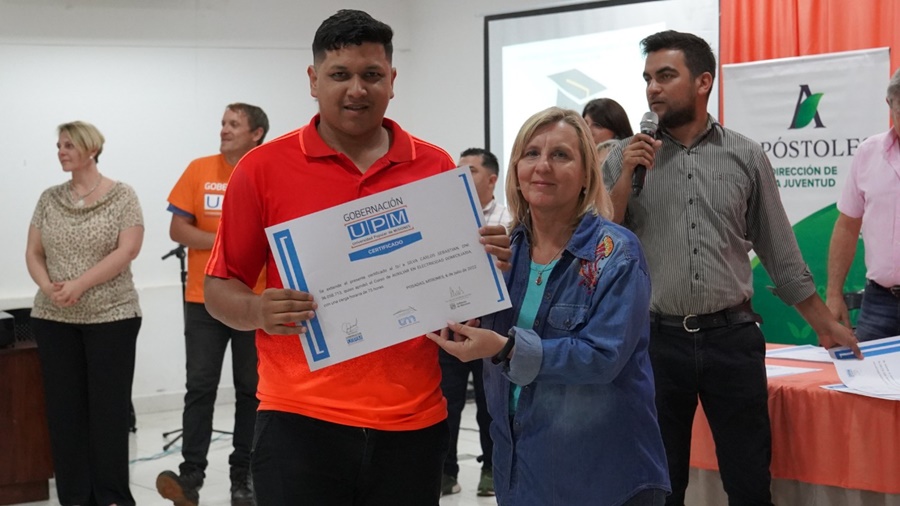 Más de 130 apostoleños finalizaron cursos brindados por la Universidad Popular de Misiones