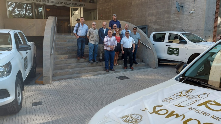 El Presidente del RENATRE, José Voytenco, entregó 3 vehículos 4×4 para las provincias de; Catamarca, Córdoba y Santa Cruz