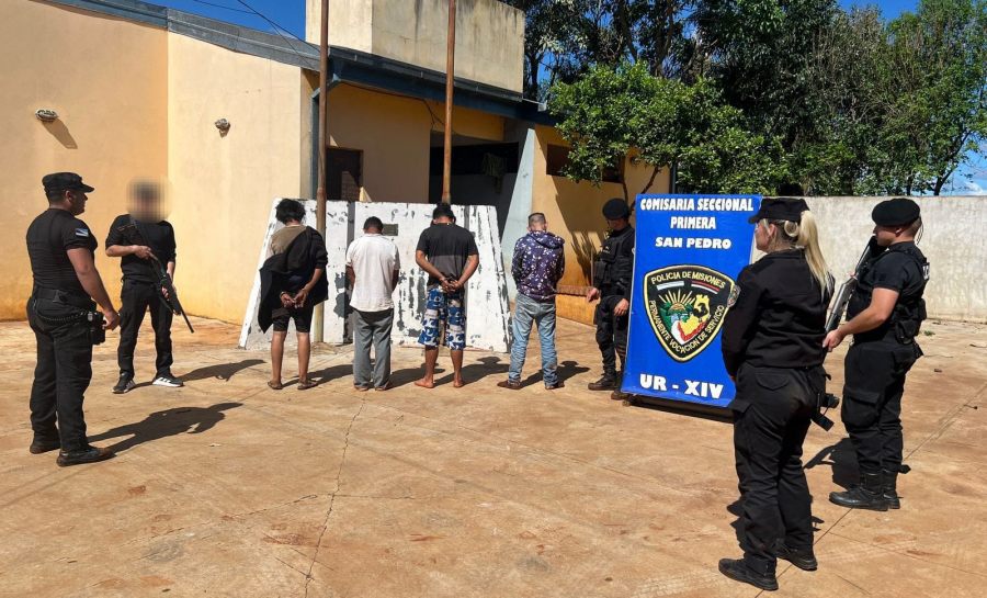 San Pedro: La Policía de Misiones arrestó a cuatro individuos que se enfrentaban a piedrazos y uno portaba un cuchillo